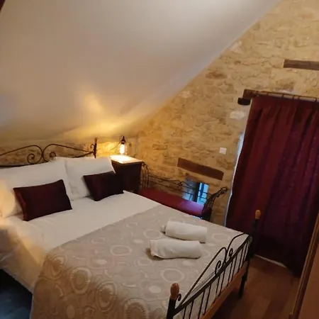 Le Clos De Tatil Evi Veyrignac